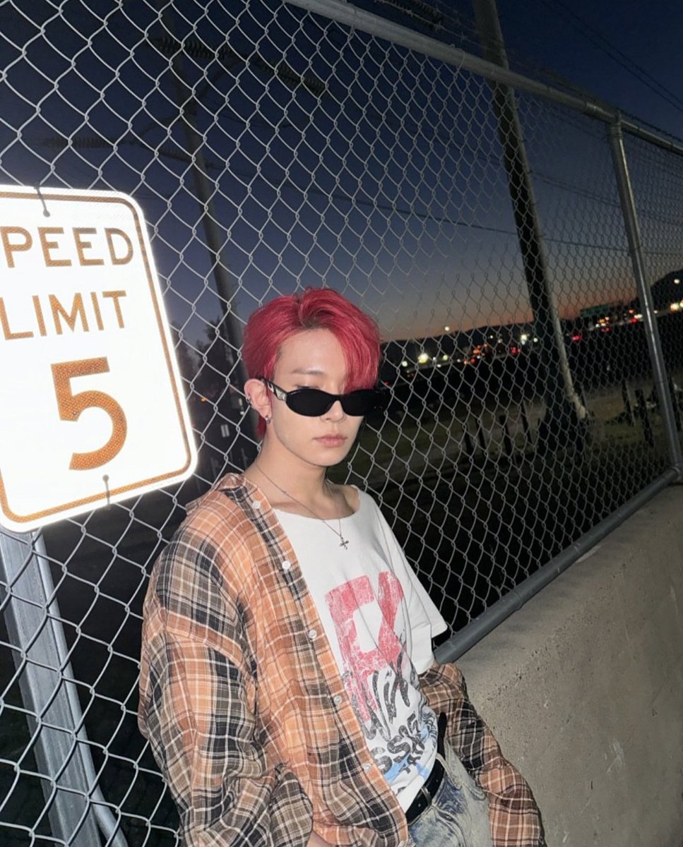 EVAN BASE tweet media