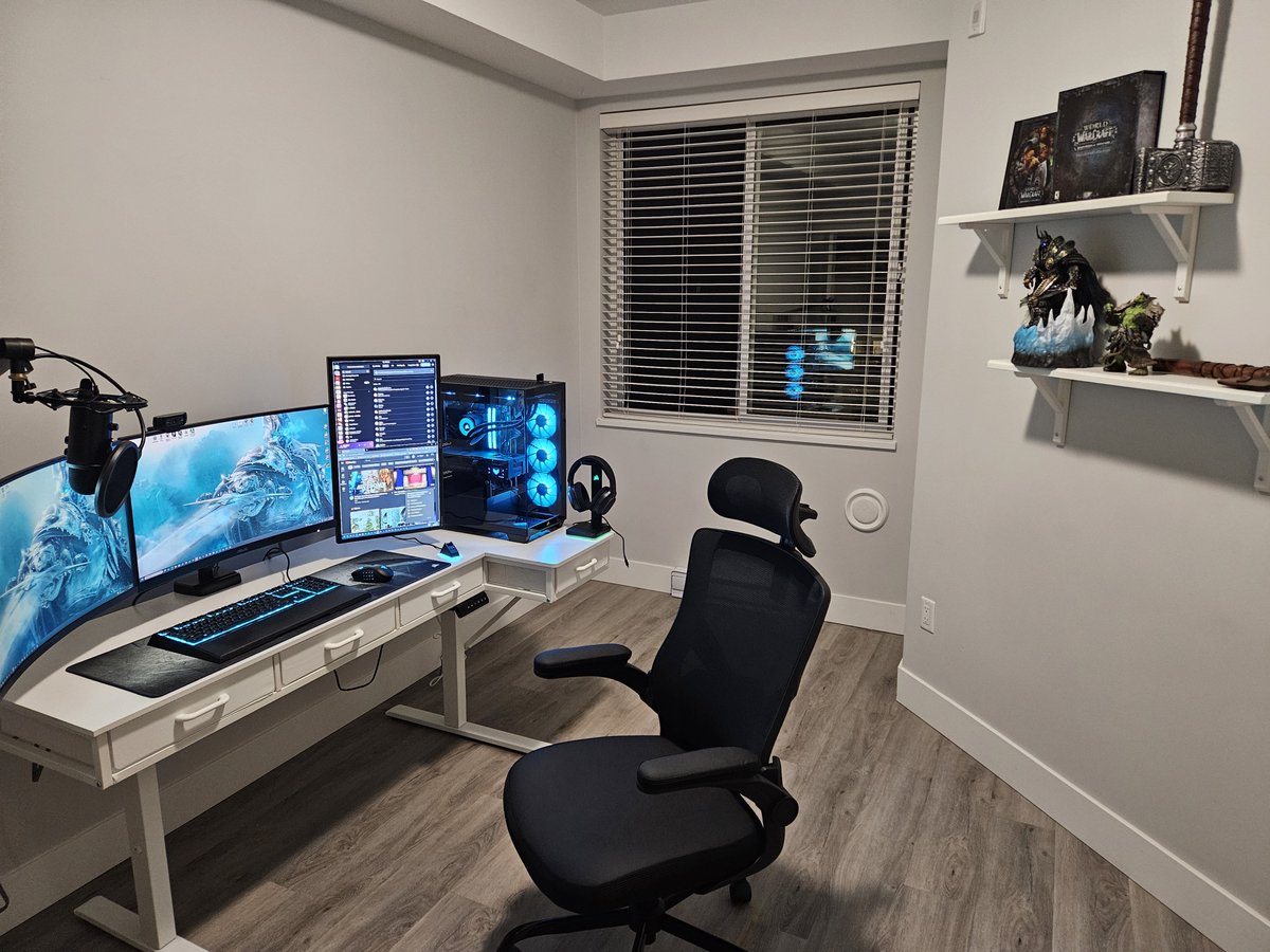 Einerjar tweet media