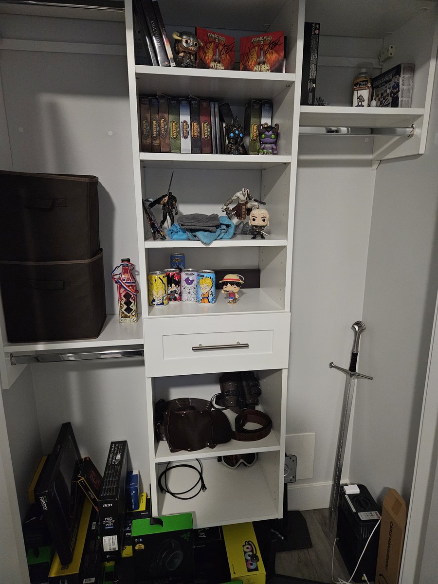 Einerjar tweet media