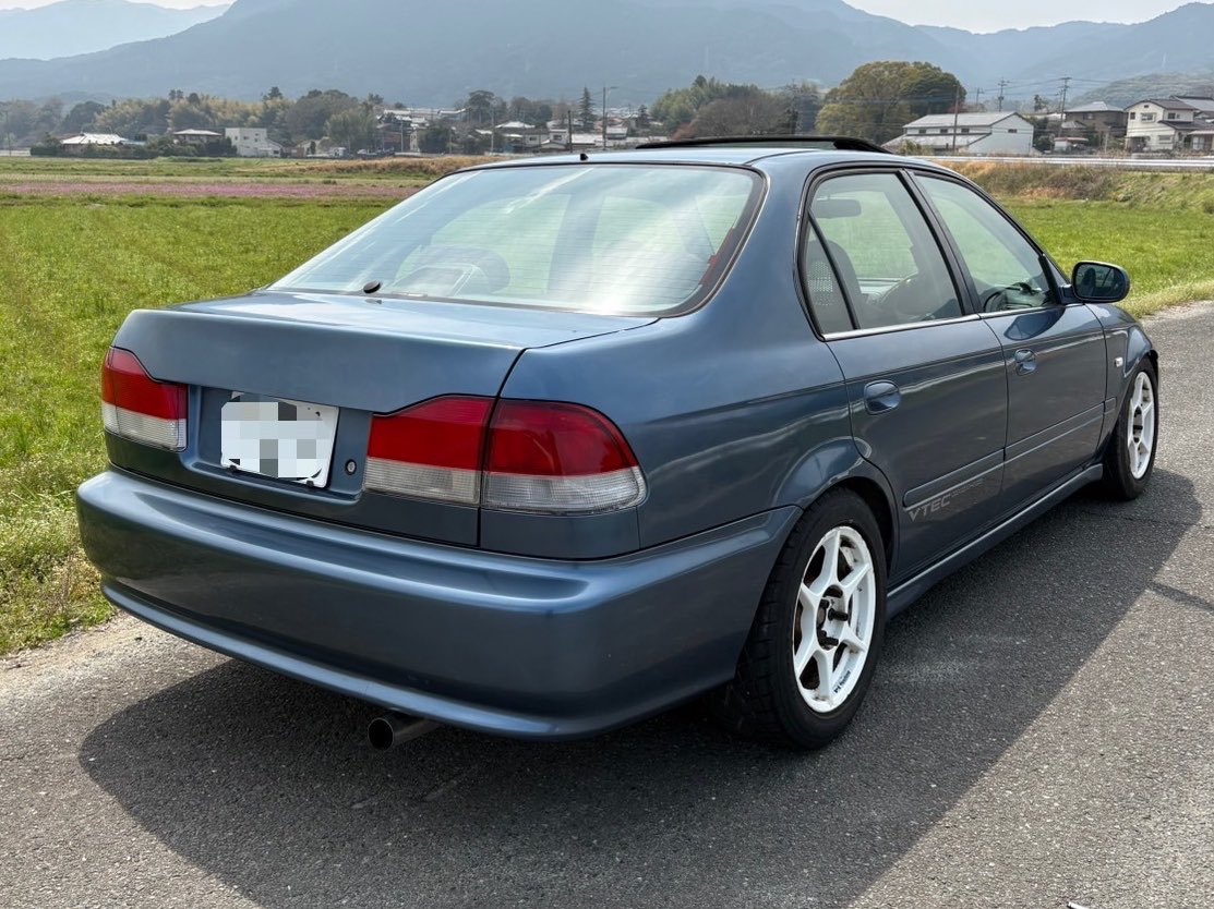 チーム無責任生中 tweet media