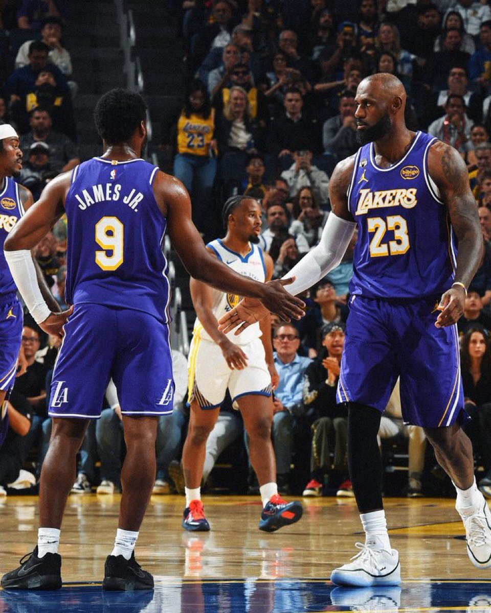 GoldenKnight tweet media