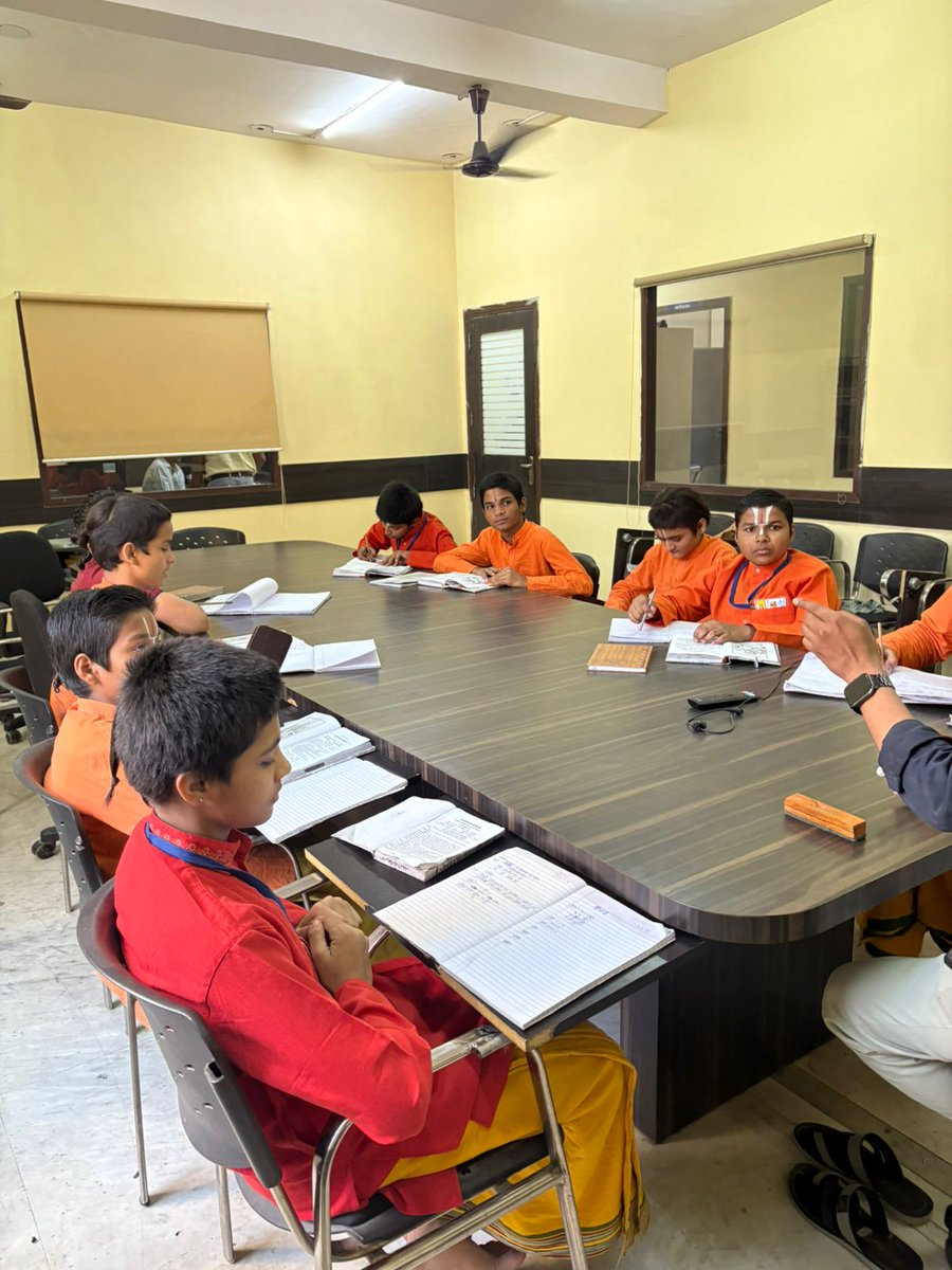 Samskrit Promotion Foundation tweet media