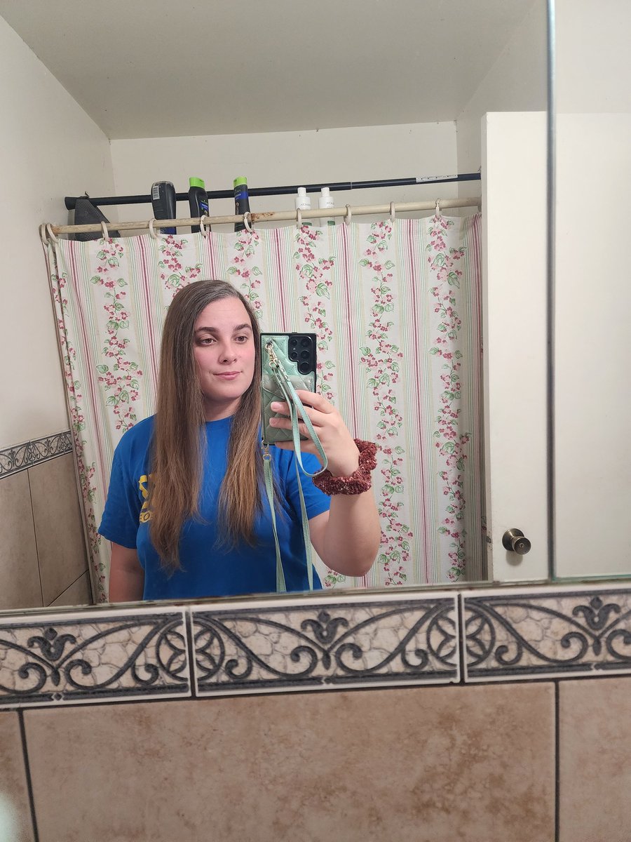 autumnaustin30's tweet image. Decided to straighten my hair took me 1 hour to fully straighten ❤️ #throne #wish throne.com/autumnadorable