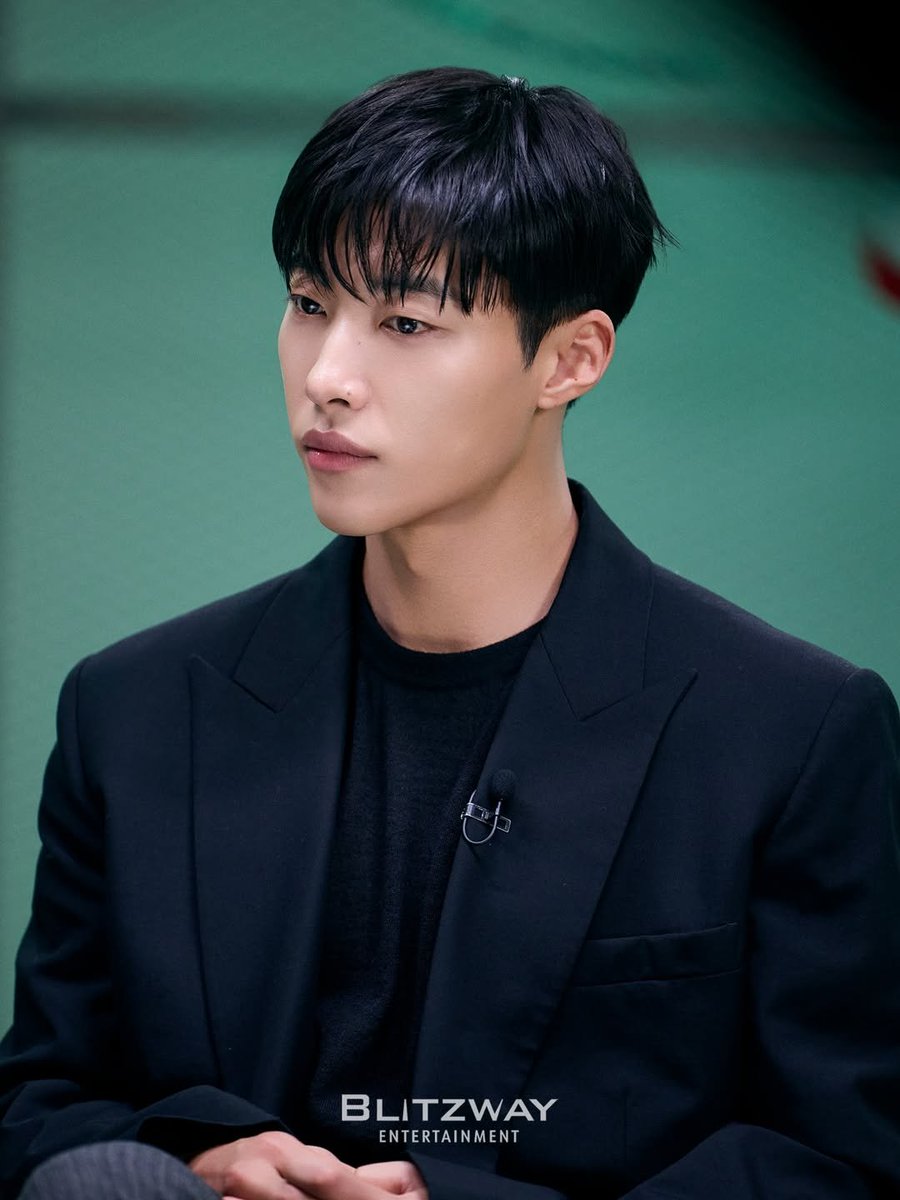 자리비운 처염 tweet media