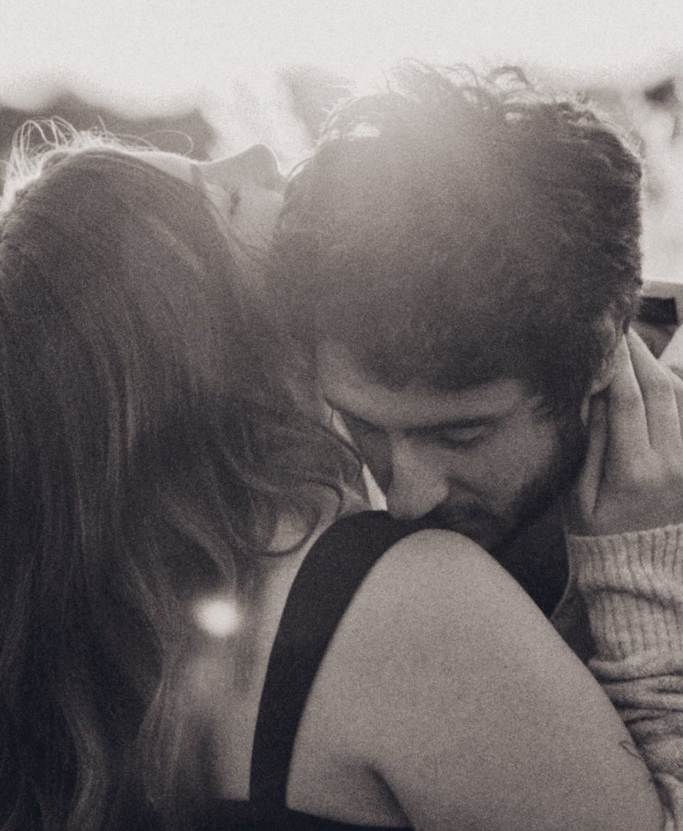 Claudia Arroyo💜 tweet media