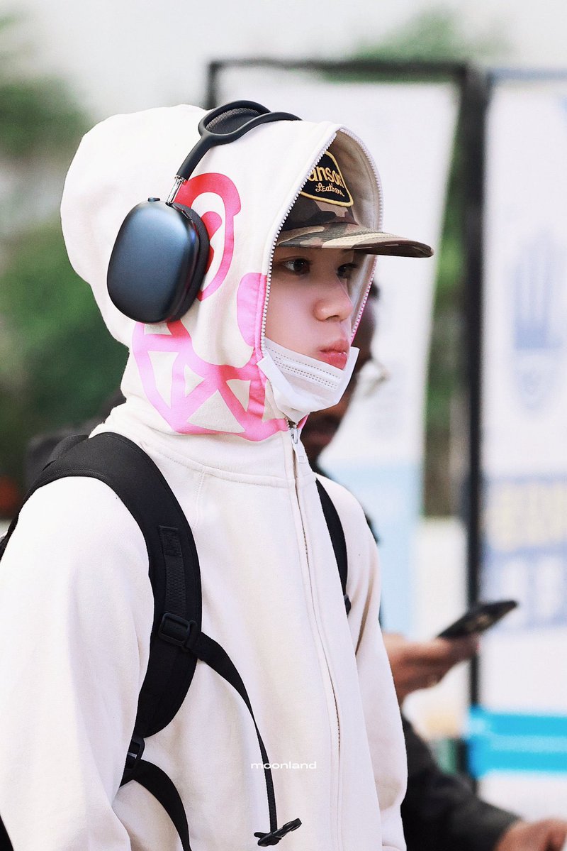 lngshot style .ᐟ ✩ tweet media