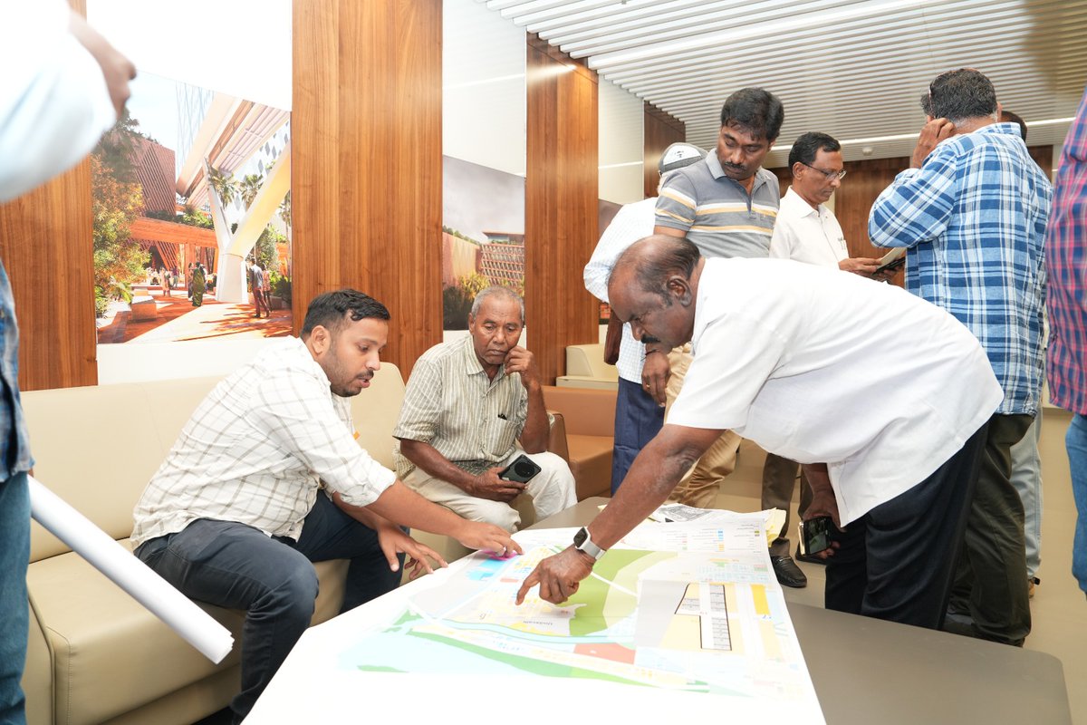 PrajaRajadhani's tweet image. Reinforcing commitment to fair compensation and rehabilitation in Amaravati.

To implement the Negotiated Settlement Policy (NSP), APCRDA conducted an e-lottery on April 9, 2026, at its Rayapudi office, allocating 28 returnable residential plots to farmers affected by road