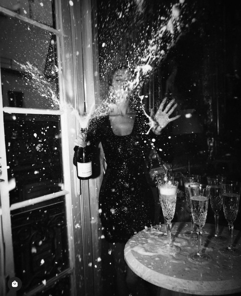 AnaTe путин ублюдок آزادی زندگی زن tweet media