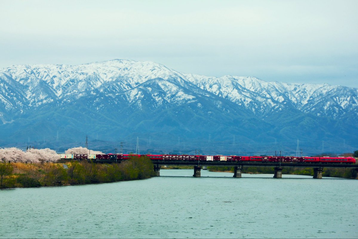 やまびこ tweet media