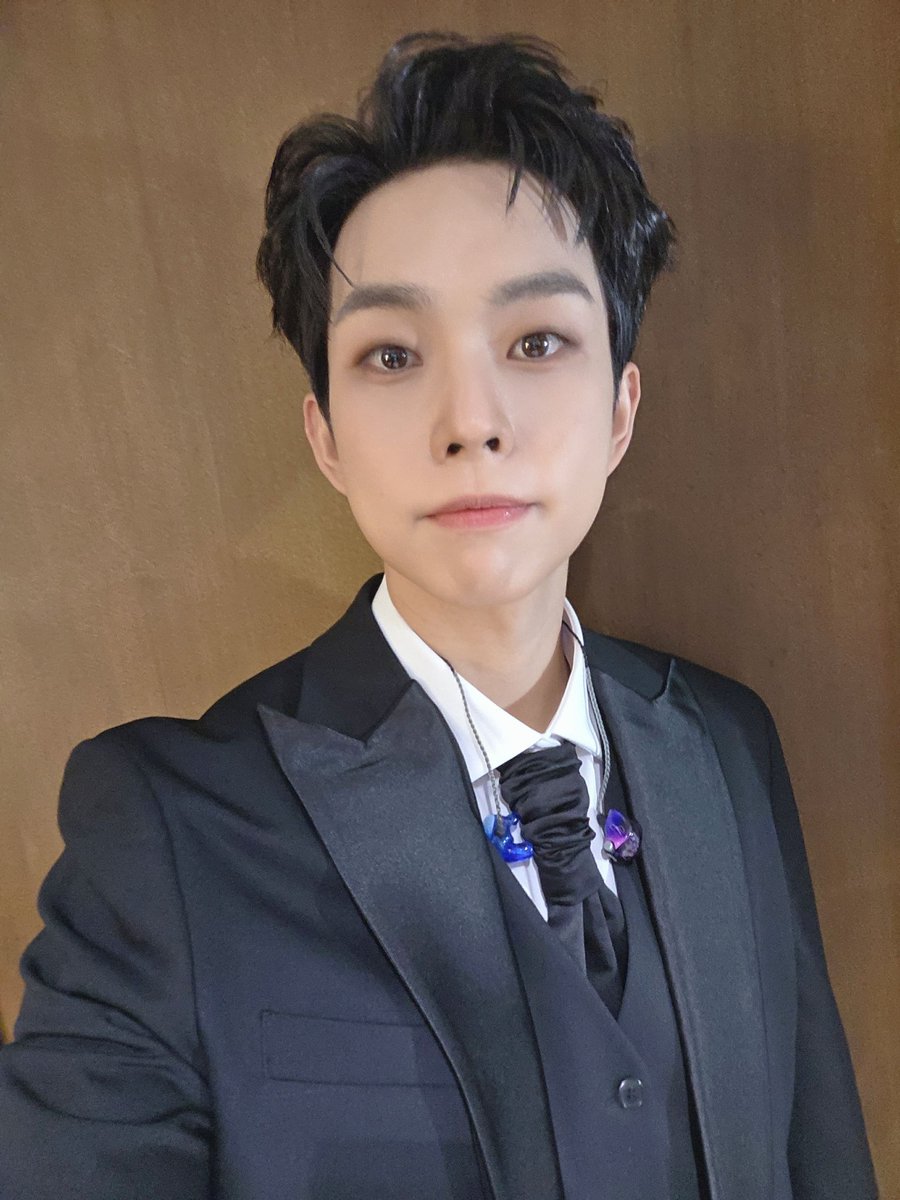 왈르르 tweet media