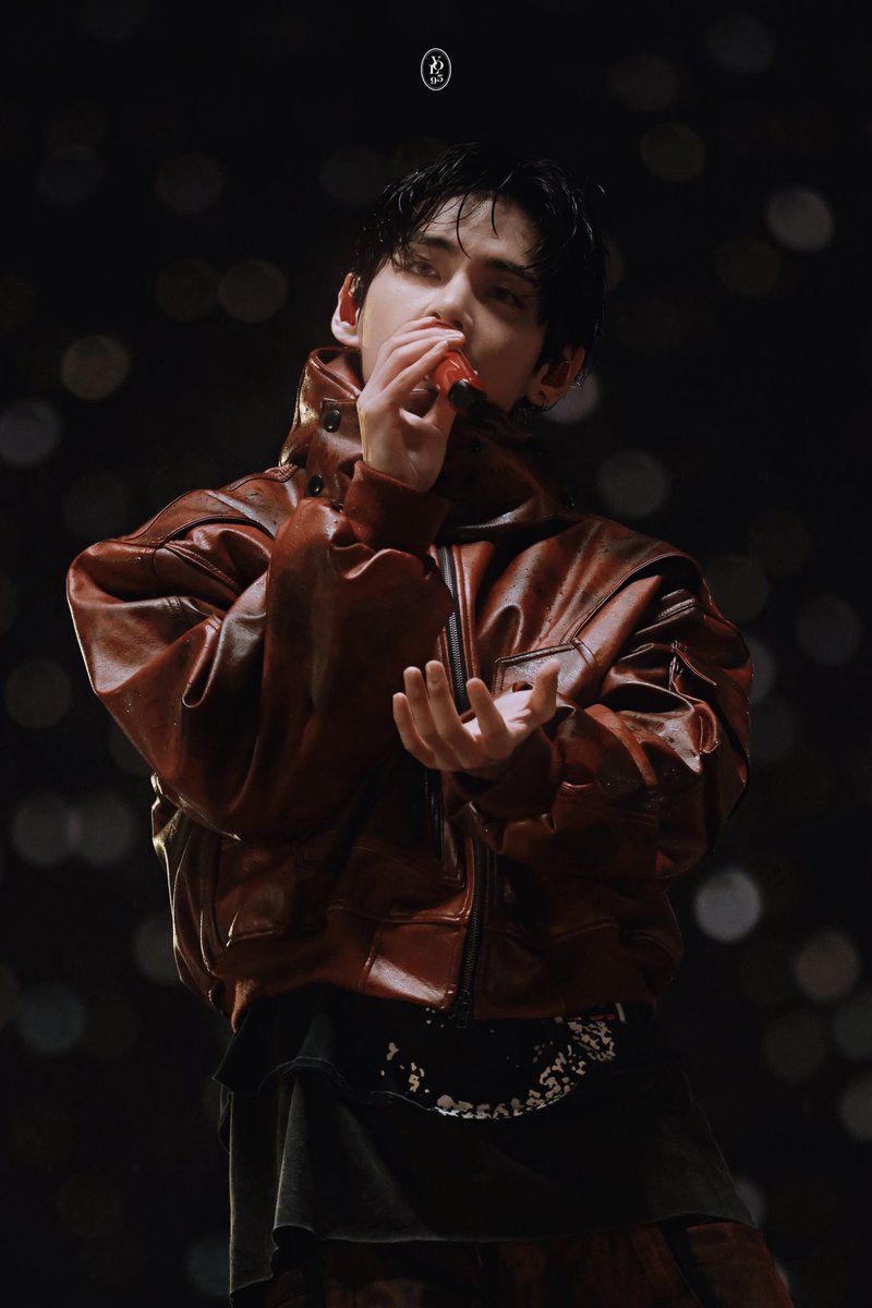 visionoflove_95's tweet photo. 260409 아리랑 고양콘서트

#태형 #KimTaehyung #TAEHYUNG #BTSV #BTS #V #뷔 https://t.co/LJJFeyCs2N