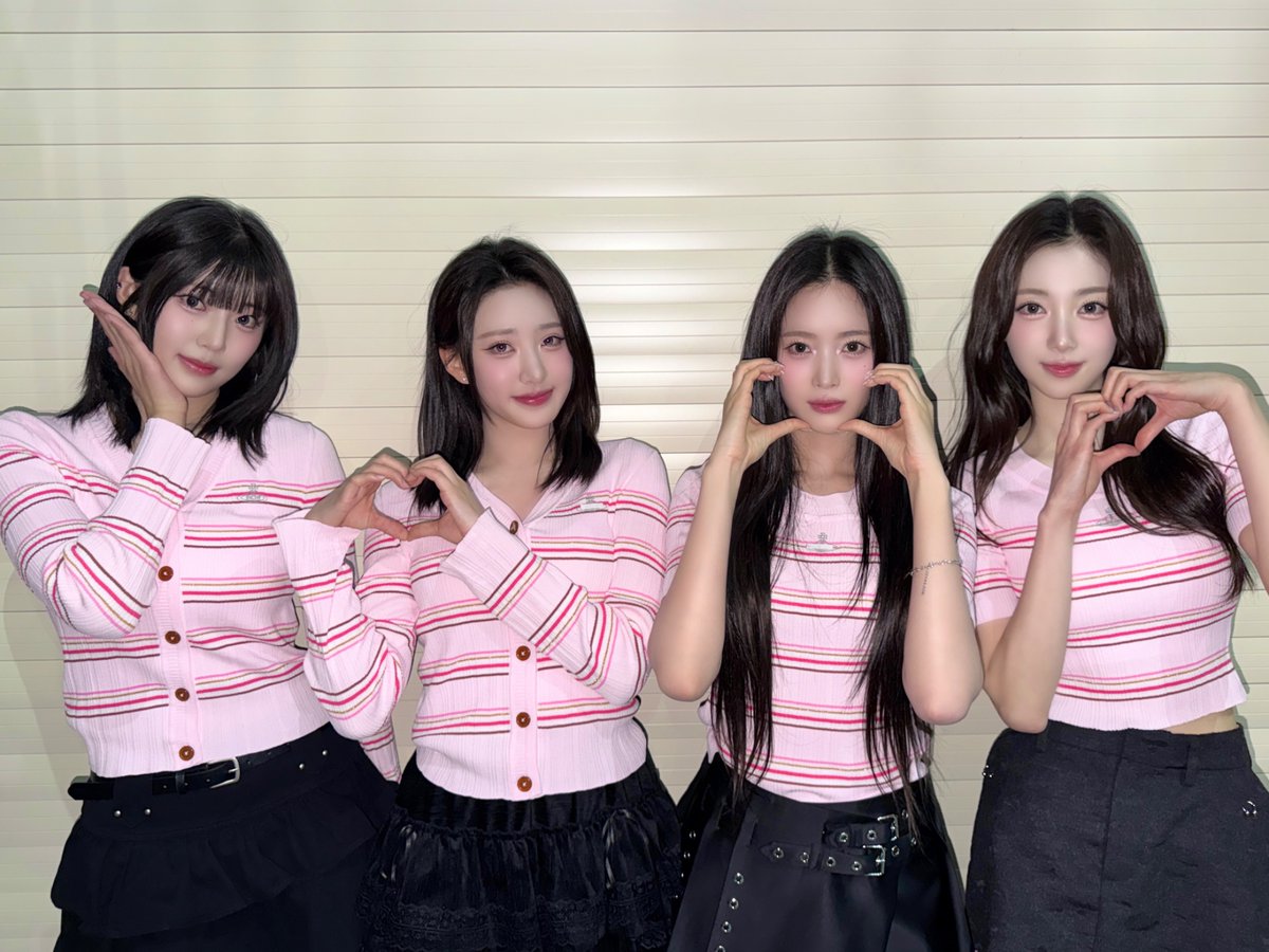 H1KEY_official's tweet photo. [📷] 260410 arirang TV SIMPLY K-POP

벚꽃 잎이 떨어지더라도
인간 벚꽃 짱이키 미모는 여전히 열일 중(՞៸៸›⩊‹៸៸՞)🩷

#H1KEY #하이키 #ハイキー
#나의첫사랑에게
#LOVECHAPTER https://t.co/HblPIwQiaM