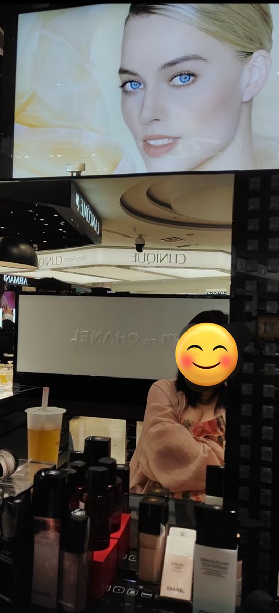 东北字母墙 tweet media