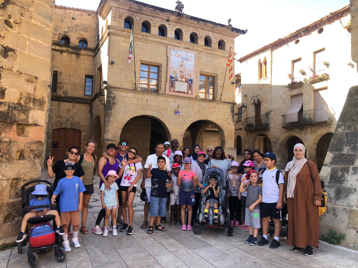 👨‍👩‍👧‍👦 Quan una família es reforça, tota la comunitat creix
A <a href="/CaritasTortosa/">Càritas Diocesana de Tortosa</a> acompanyem famílies en situació d’exclusió per recuperar estabilitat i confiança.

💬 ‘La família és la clau’, un espai per compartir, aprendre i crear xarxa.

👉 Descobreix-ho 👇
 caritastortosa.org/noticias/famil…