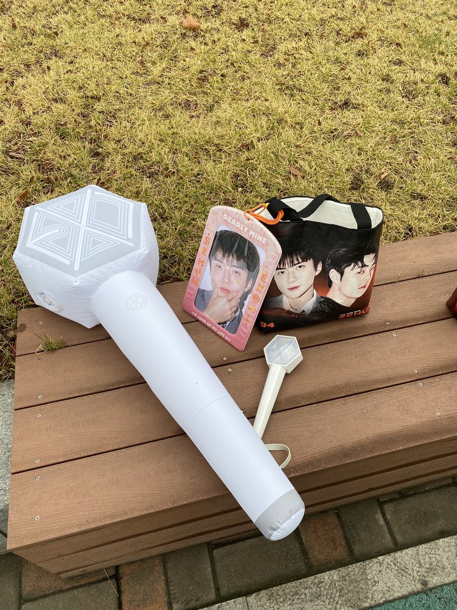 imhunlis's tweet image. D-1 of #EXOPLANET6 #EXhOrizon 😍🧡🤍