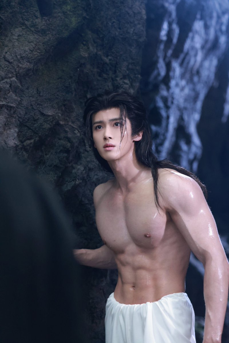 yayxuans's tweet image. i forgot everything that happened in ep 18 the second i saw him #damn the brain remembers what it wants to remember