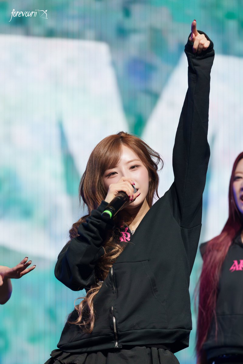 forevourii tweet media