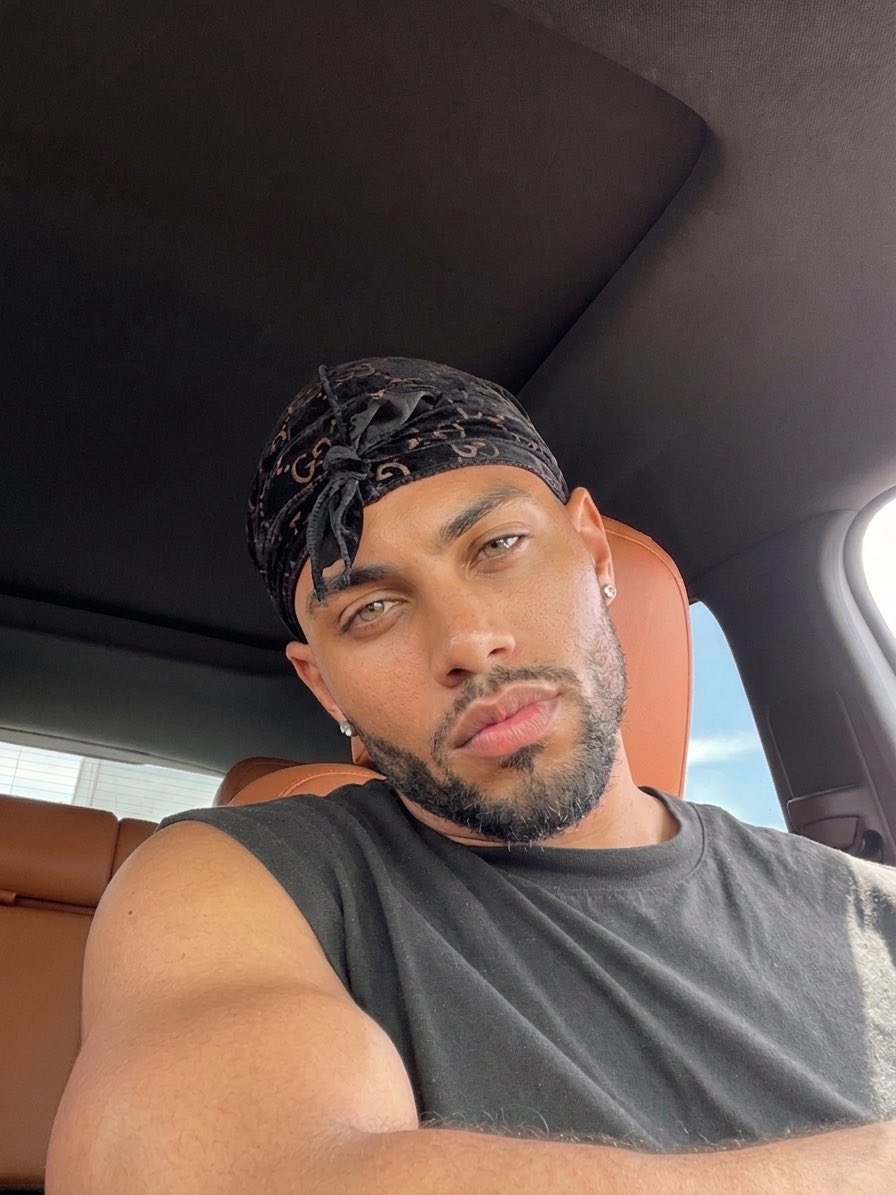 Who Is Rayle? tweet media