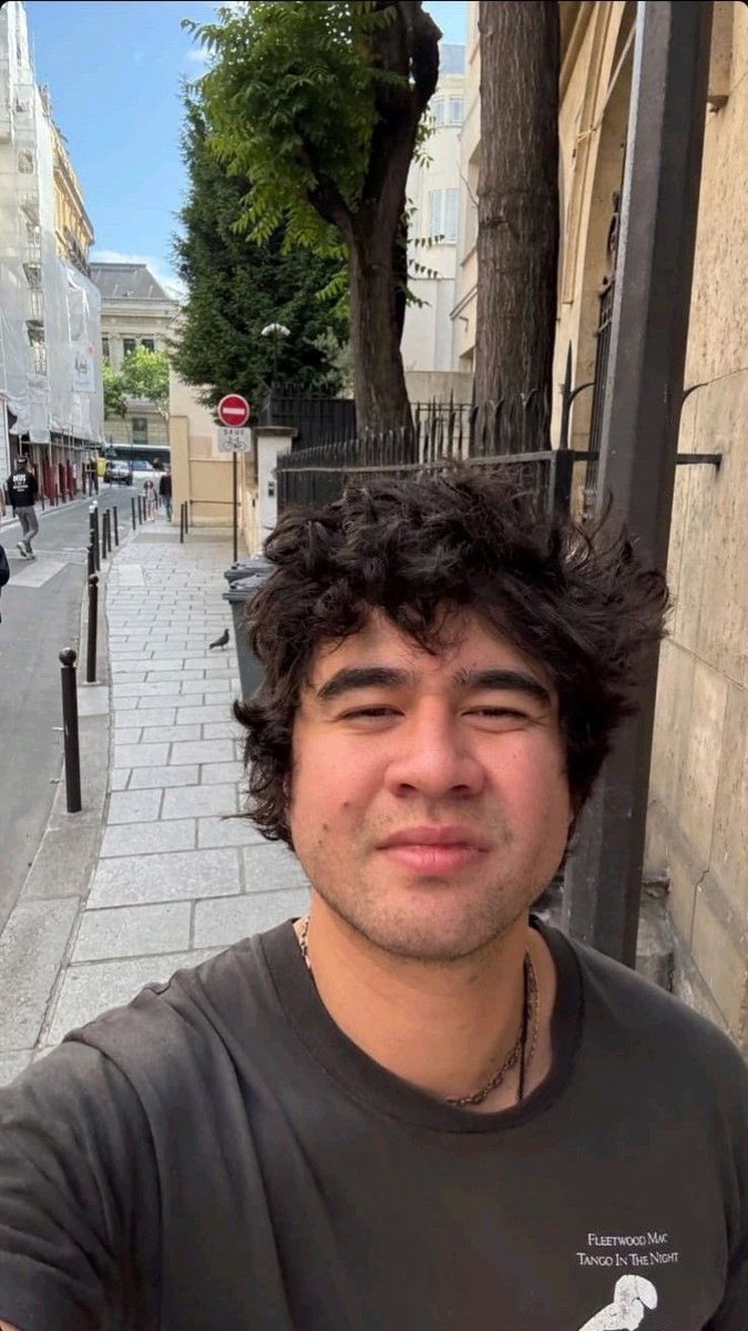 CALXDARLING_'s tweet image. ⊹ ࣪ good morning moots !! 💓💓 hope you all have a great Friday !!  … here is curly haired cal for the tl &amp;lt;3  ⊹♡

#5SOS #CALUMHOOD