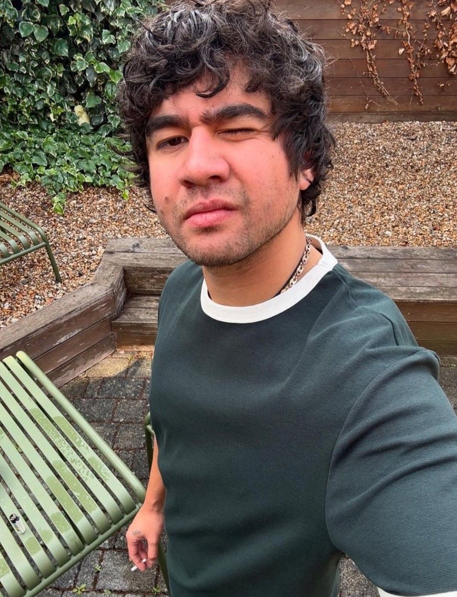 CALXDARLING_'s tweet image. ⊹ ࣪ good morning moots !! 💓💓 hope you all have a great Friday !!  … here is curly haired cal for the tl &amp;lt;3  ⊹♡

#5SOS #CALUMHOOD
