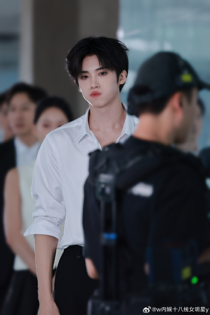 훕(و ˃̵ᴗ˂̵)و tweet media