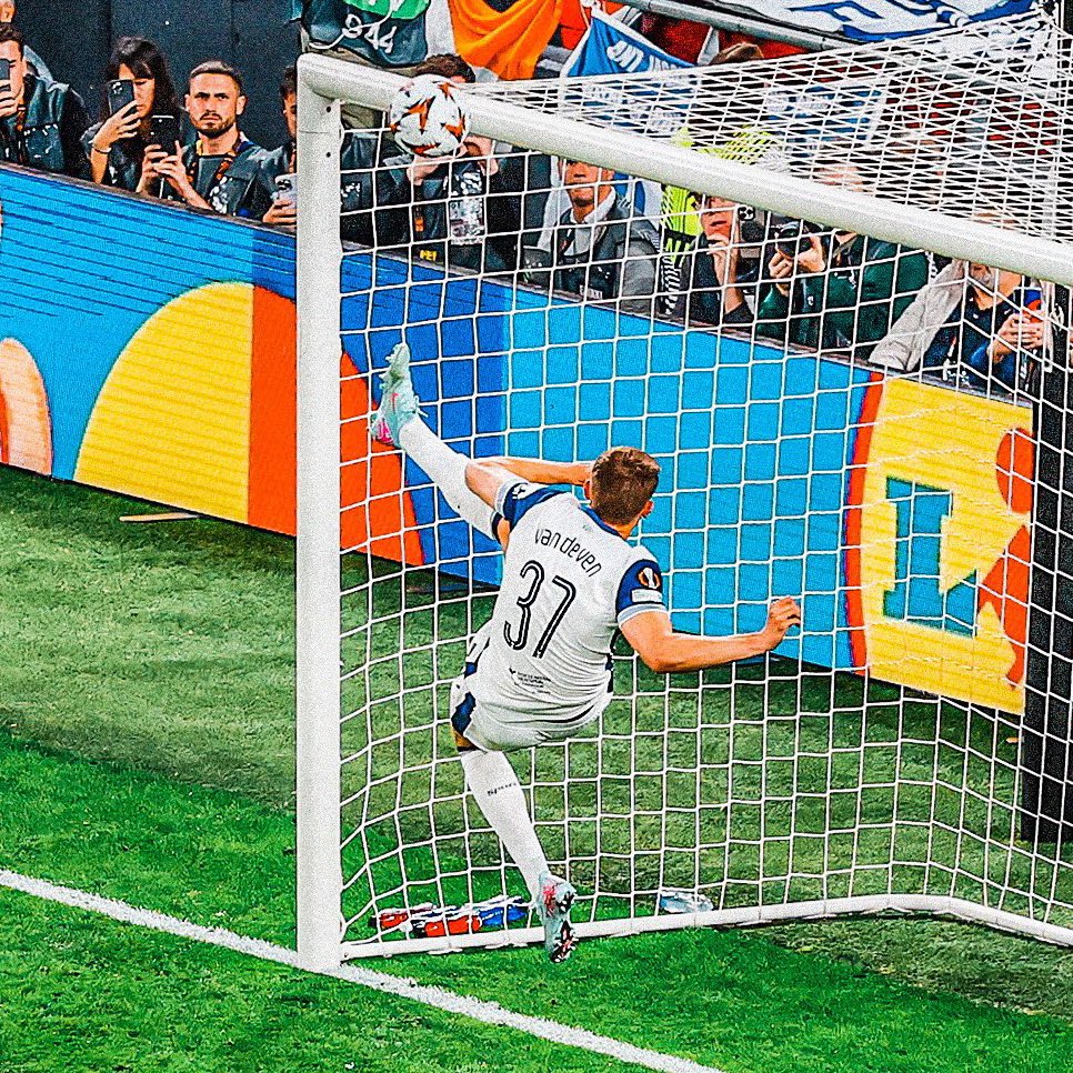 Utd-Demo tweet media