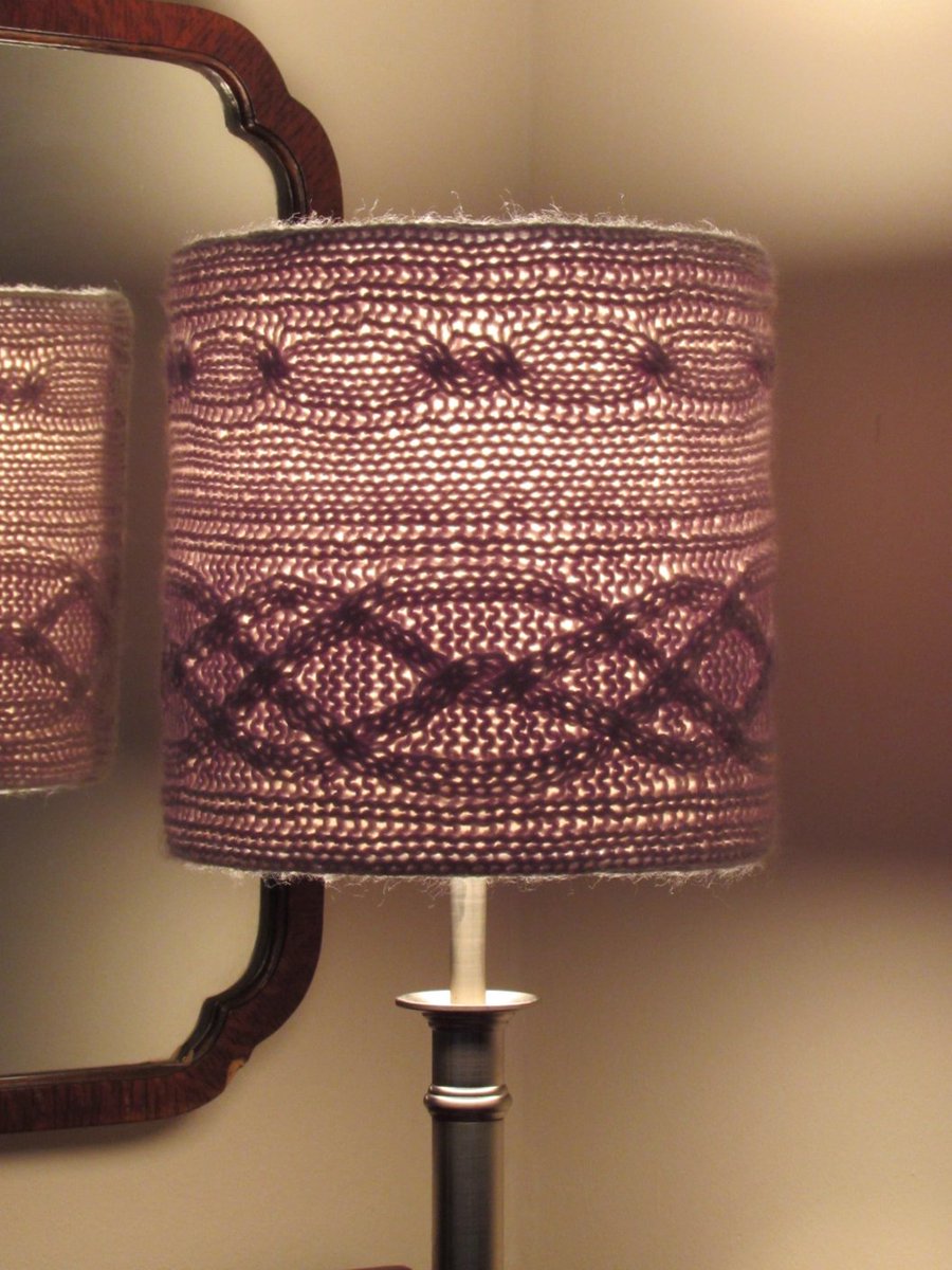 TeaCosyFolk's tweet image. A soft, glowing knit for the home — this cable‑textured lampshade adds warmth, texture and a cosy handmade feel to any room. Pattern here: teacosyfolk.co.uk/cablelight-lam…

#Knitting #KnittingPattern #knit #Crafts #TeaCosyFolk #homedecor #lampshade #cableknitting