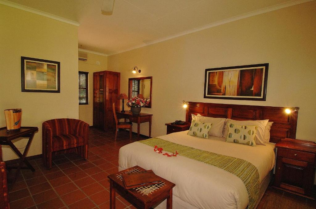 CapaWiggins's tweet photo. 🚨❄️ EXCLUSIVE JULY WINTER DEAL  -  LIMITED SPOTS❄️🚨
🌅 Limpopo | Tzaneen
🗓 03 Jul - 05 Jul 2026
🏡 2 Nights | 2 Adults 
 💸 ONLY R4 005 (Total Stay!)
🍳 Breakfast is included
✨ Self-Catering Comfort
Whatsapp:+27 67 658 6054 https://t.co/ZAjaM02FKa