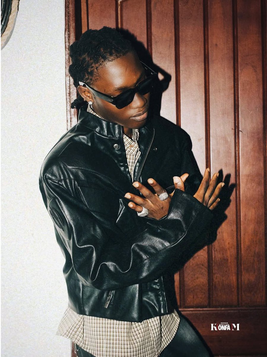 SanTa ExqCobar≠ tweet media