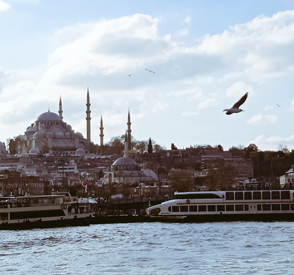 dzmavigokyuzu's tweet photo. Ne güzel dua "Yüreğin yorgunluk görmesin"
Duaile  . . 
#Günaydınn 
#Hayat 
#Maviyee
#Kuşlar 
#Nefesss
#Missss
#Cumaaa https://t.co/5JIF1dk6pF