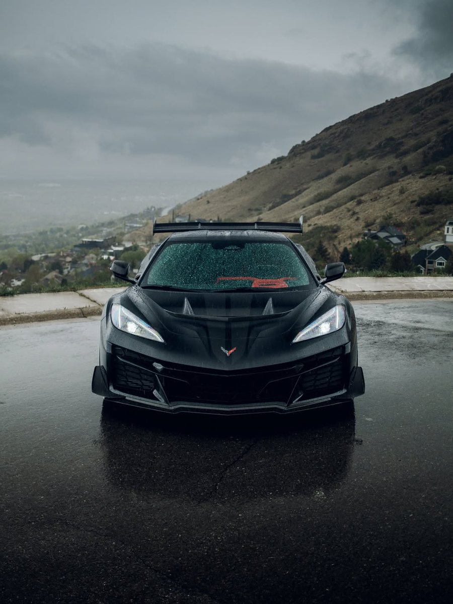 competitionreal's tweet photo. Corvette ZR1 🖤 https://t.co/m2EtUwg5mG