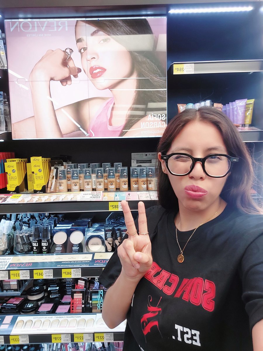 sim ; sof's bday🎂💘 tweet media