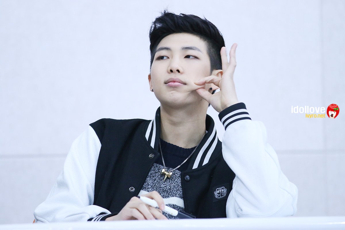 hourly namjoon bot tweet media