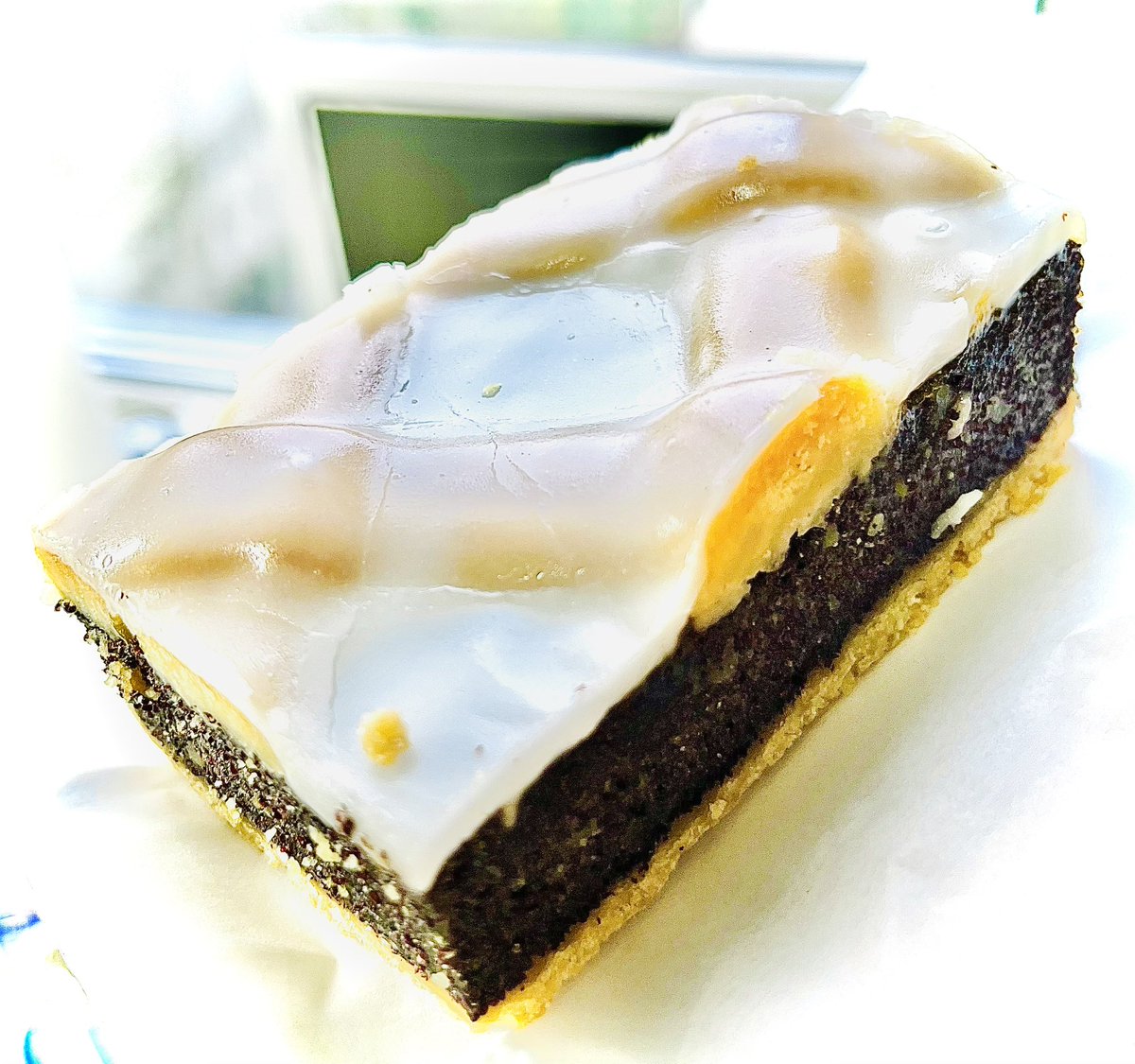 EineFuchsin's tweet photo. Kann man eigentlich noch Kuchen posten, oder ist das zu unpolitisch? https://t.co/juCwrJtG7P