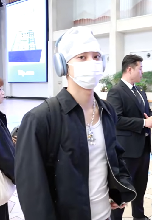 Letmesleep tweet media