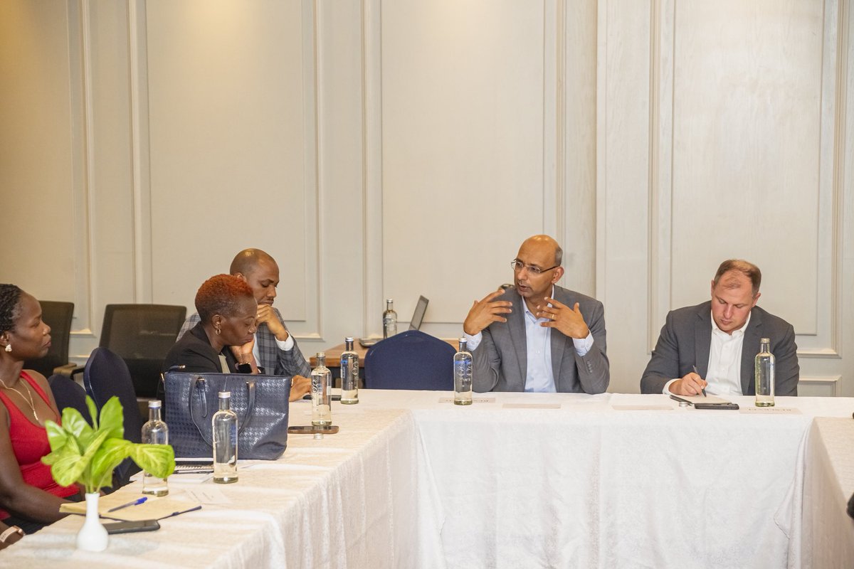 AmChamUganda's tweet image. Thank you to everyone who joined us at Fontis Residences Hotel for an engaging conversation on AI and the future of business with Vivek Mohindra.

And special thanks to @USEmbassyUganda for their partnership in making the event possible.

#AIinBusiness
#AmChamUg