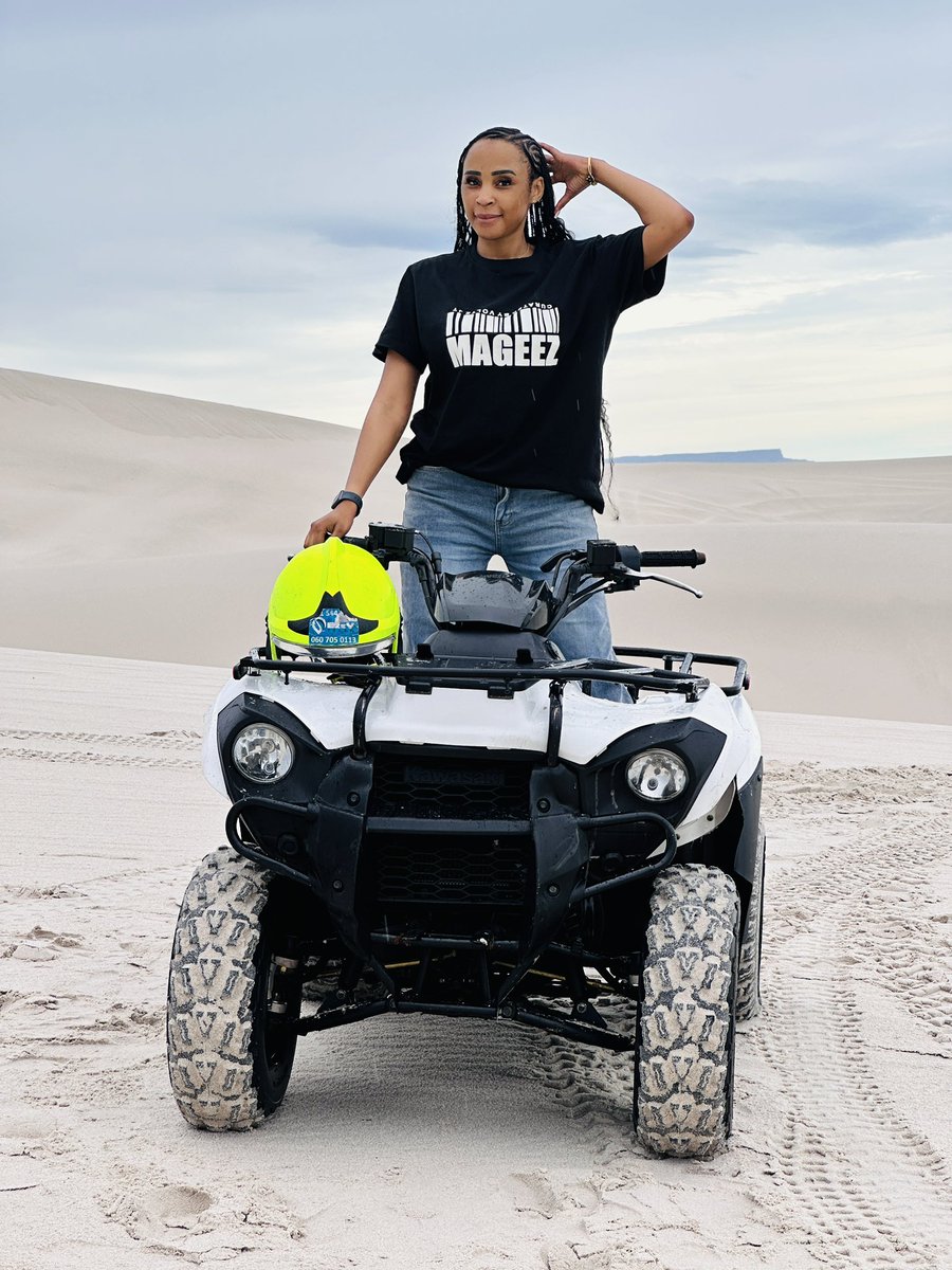 RMidzy's tweet image. Mageez 🤍✨ #11april #homecoming !!