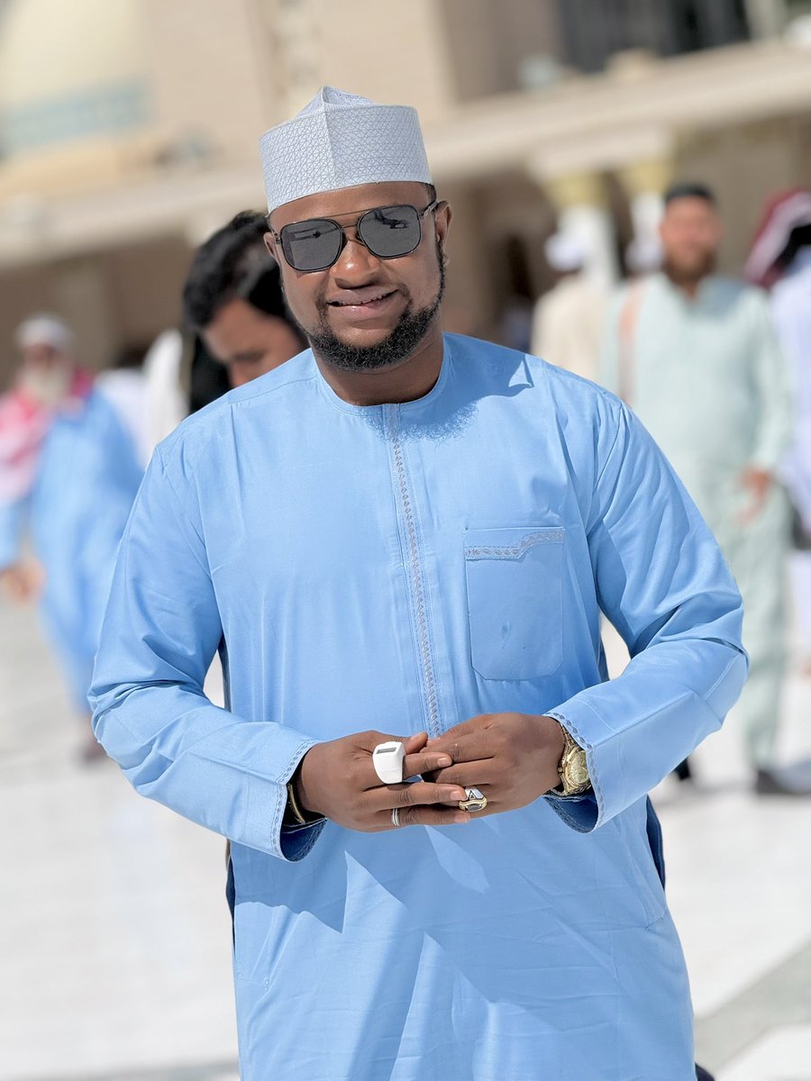 Babasadieq's tweet photo. Happy 28th birthday to me 🥳🎉

Dear God, more life, more blessings and  I pray ya Allah,to track my marriage small   because how are people younger than me already raising 5 kids like it’s a full-time job with promotion

Me? I’m still here saying “I’m not ready” like a NEPA bill that shows up once a month 💔

At this point, if you see wife material anywhere street, market, Twitter, even dream please tag me ASAP before I enter my 30s with nothing but vibes, memes, and mobile data 😂