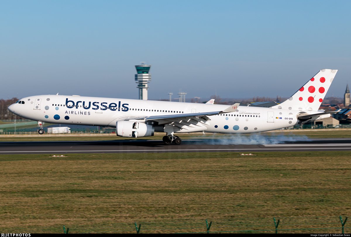 JetPhotos's tweet image. A Brussels Airlines A330 touching down in Brussels. jetphotos.com/photo/12040486 © Sebastian Sowa