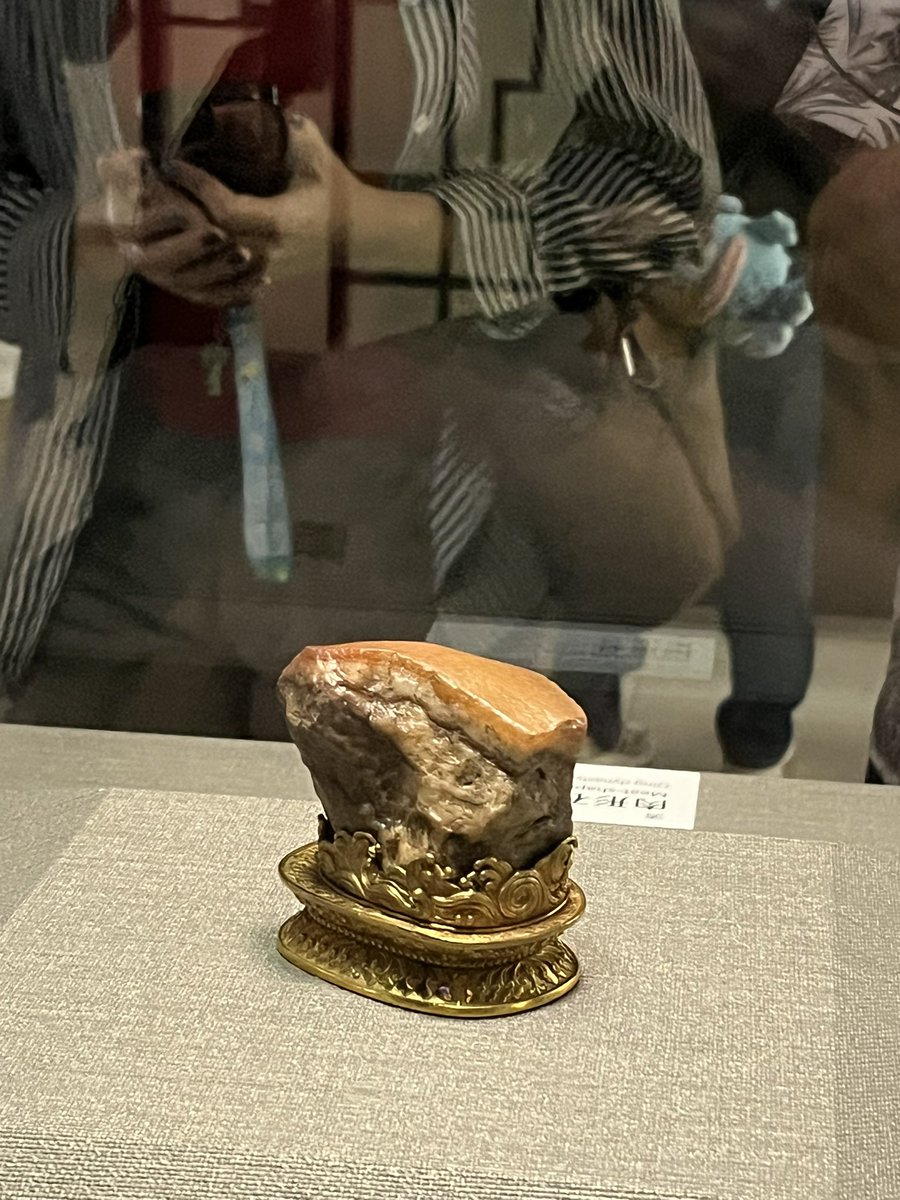 Twofeetcat tweet media