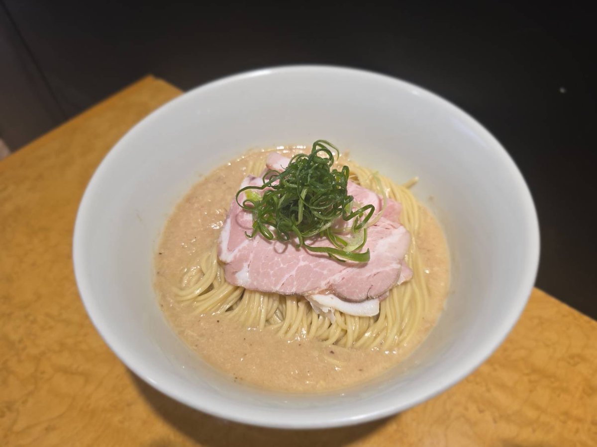 ４月夜限定のお知らせ📢

とりだく鶏白湯

鶏と野菜の旨みがたっぷりの
ドロッとしたスープに仕上がってます✨

大盛り300円
(スープも増量のため)

よろしくお願いします。

instagram.com/p/DW8IGBdE-us/…