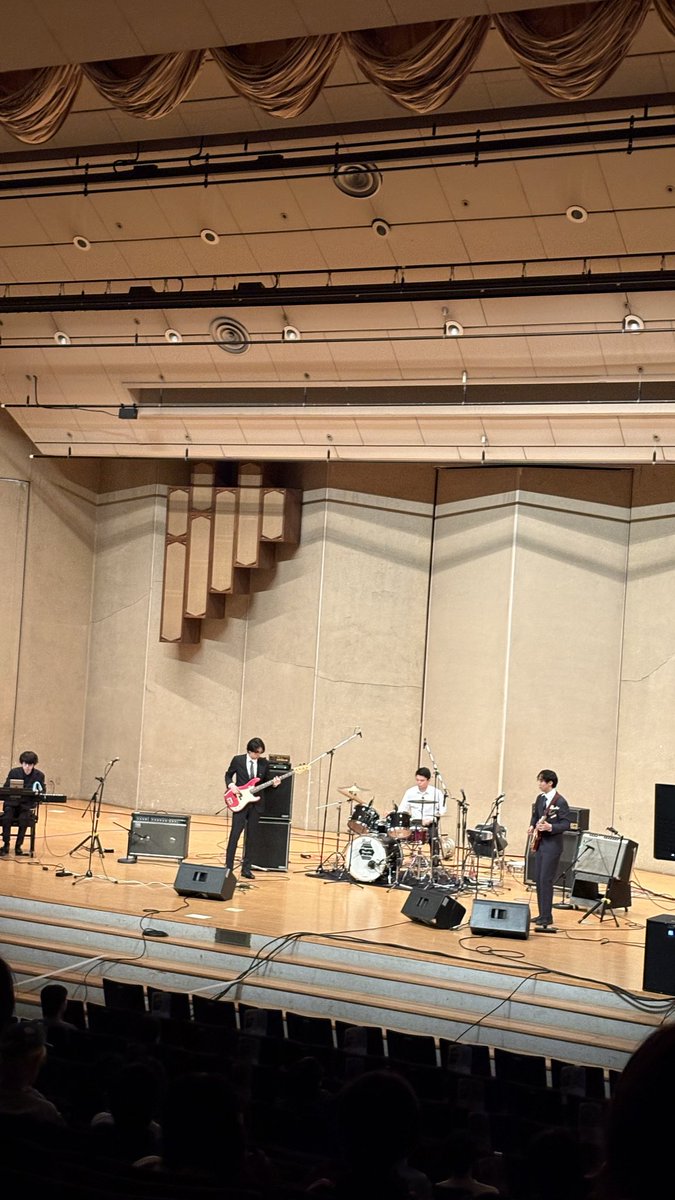 💫AOYAMA ROCK FESTIVAL💫

4バンド目はギターアンサンブル部です！

⚠️演奏開始が15分ほど遅れています