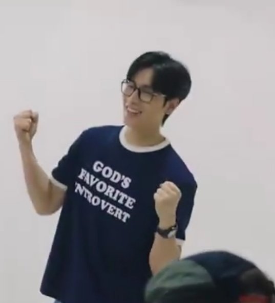 ꫀꪜꪖ 🐝 🍎 tweet media