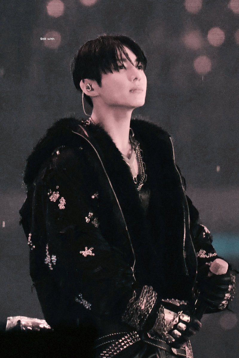 Still with tweet media