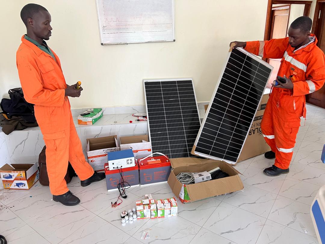 kadiuganda's tweet photo. Enhancing health care service delivery.
Recently, @mtnug through @mtnfoundationug in partnership with @KadUganda donated key medical equipment & installed a solar power system at Kyobugombe Health Center 11, Kaharo sub-county, Kabale district. Its part of #ChangeMakersProject https://t.co/Qq5jpQur2F
