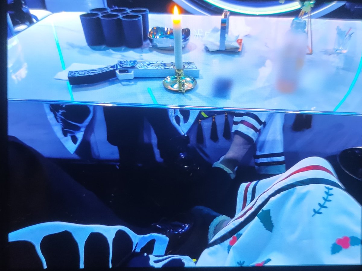 刚睡醒 tweet media