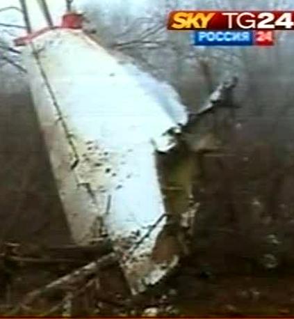 mariobianchi18's tweet photo. Il #10aprile 2010 moriva #LechKaczynski. Presidente polacco morto in incidente aereo a bordo di un Tupolev, che tentava di atterrare a Smolensk, Russia, dove si stava recando per commemorare l'anniversario del massacro di Katyn. Era del partito conservatore Diritto e Giustizia. https://t.co/CTOcGbRaAx