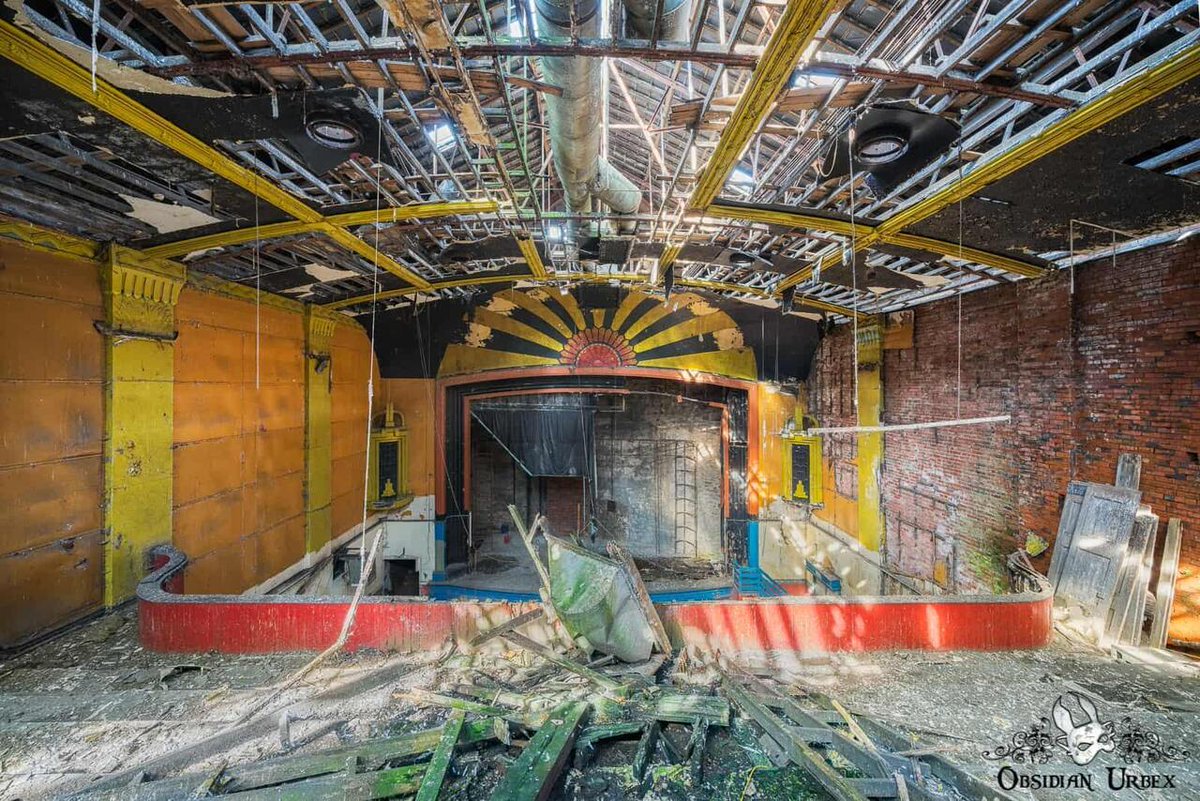 ObsidianUrbex's tweet image. The former Regal Cinema on Burnley Road, Bacup. Built in 1931 in glorious Art Deco style. Sadly, I heard this spot was demolished recently. obsidianurbexphotography.com/leisure/art-de… #Bacup #ArtDeco #History