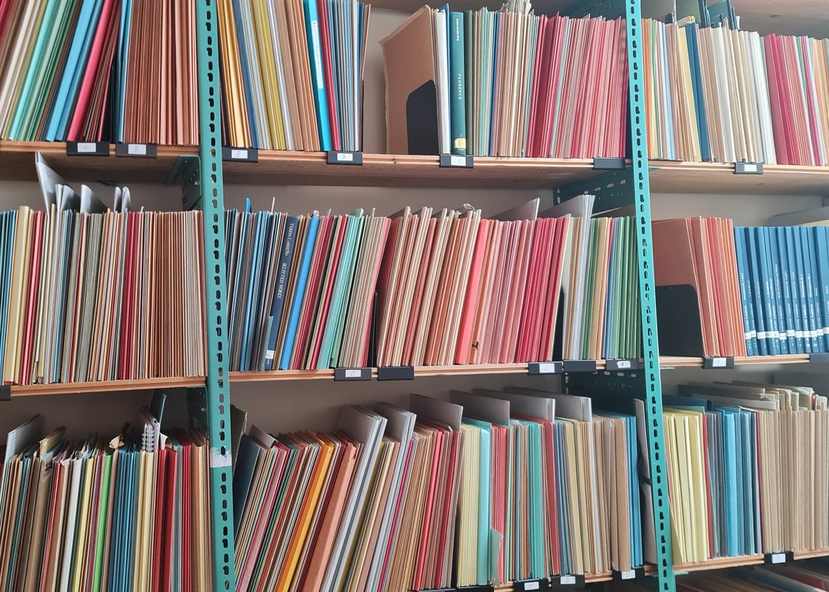 AnjaLWeinberger's tweet image. Gestern war ich in Frankfurt - einerseits um die momentane Sonderausstellung im Städel zu besuchen und andererseits, um endlich die Mitarbeiterinnen im Archiv Frau und Musik kennenzulernen.

#musik #kultur #kunst #musikerin #komponistin #museum