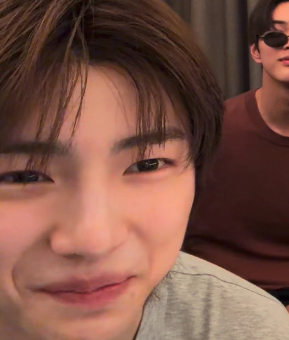 ella ❋ tweet media